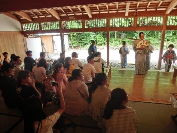 Biểu diễn kịch ở Bảo tàng lịch sử văn hóa Nagasaki Biểu diễn kịch ở Bảo tàng lịch sử văn hóa Nagasaki